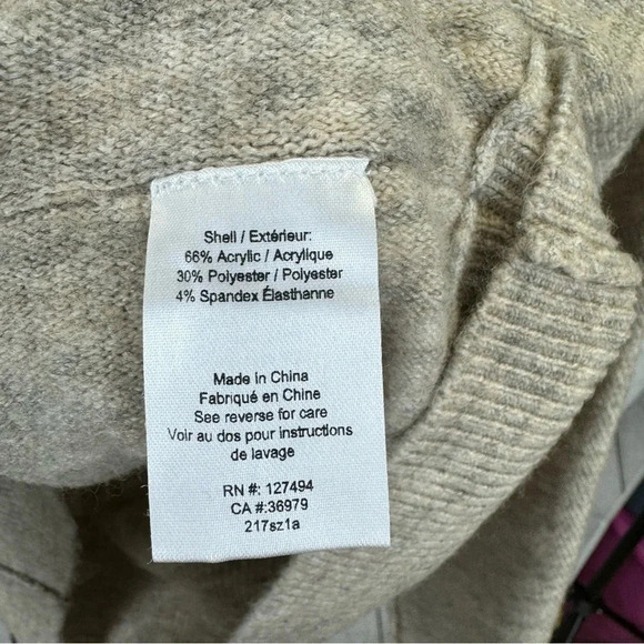 Heartloom Asymmetrical Square Neckline Sweater Size Medium - Picture 5 of 5